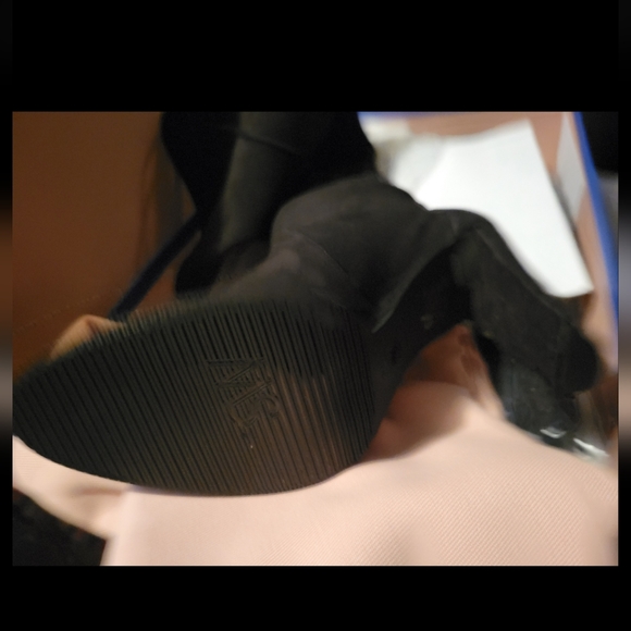 Stewart Weitzman Highland tall suede over the knee boot. - Picture 2 of 3